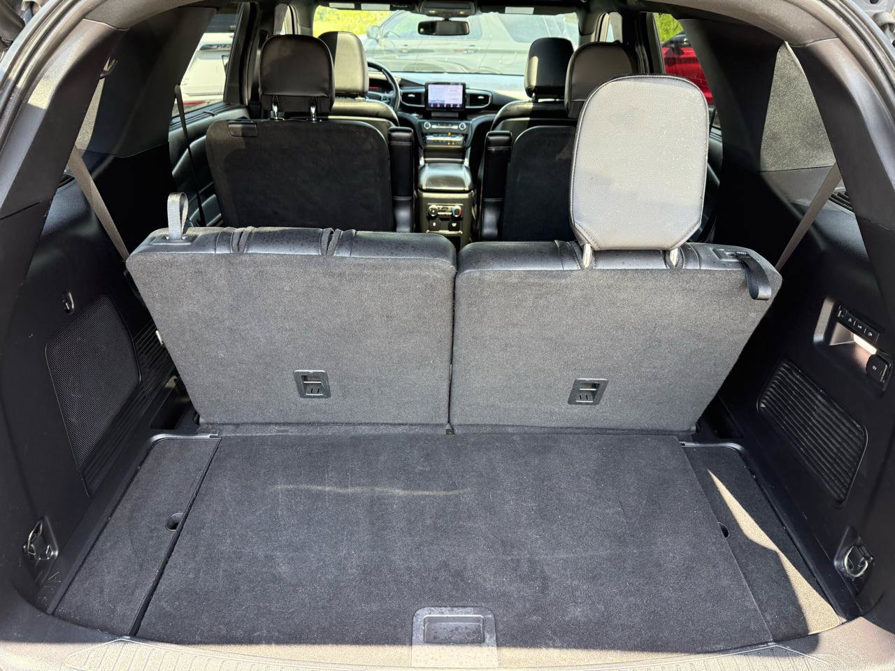 Used 2020 Ford Explorer Limited RWD image 17