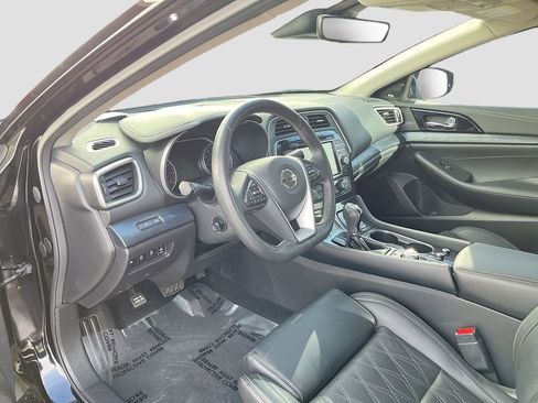 Used 2023 Nissan Maxima Platinum w/ Sport Mat Group FWD image 9