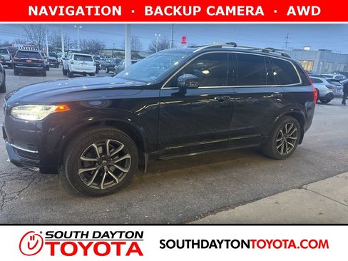 Used 2017 Volvo XC90 T6 Momentum w/ Vision Package image 1