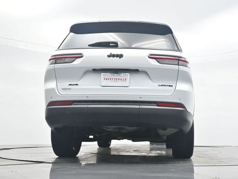 Used 2023 Jeep Grand Cherokee L Limited w/ Black Appearance Package AWD/4WD image 31