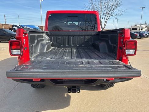 Used 2022 Jeep Gladiator Rubicon w/ Cold Weather Group image 18