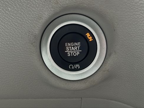 Used 2023 Chrysler Voyager LX FWD image 22