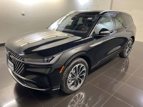 New 2026 Lincoln Nautilus Reserve image 3