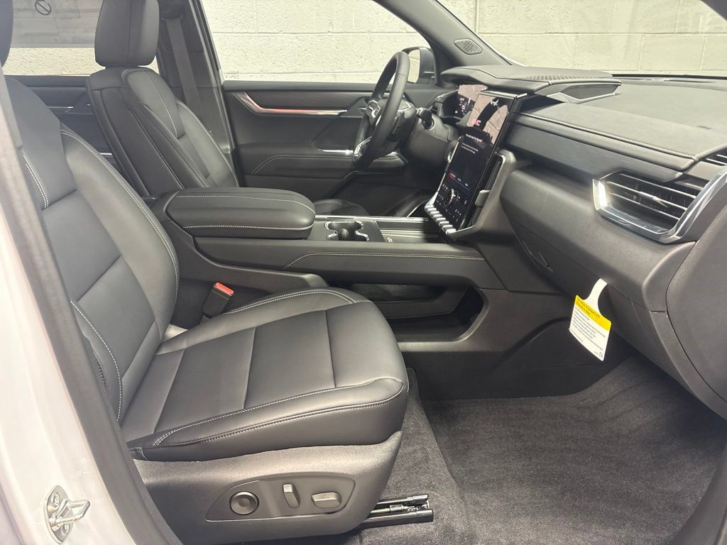 New 2027 GMC Acadia Elevation w/ Elevation Premium Package FWD image 7