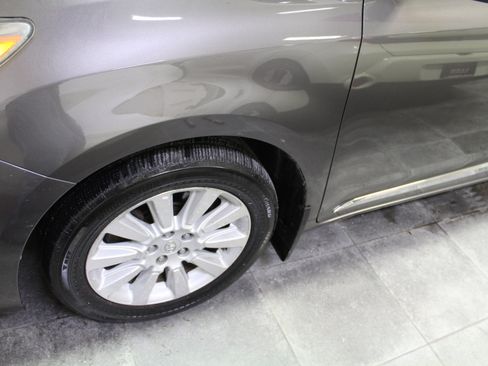 Used 2014 Toyota Sienna LE image 33