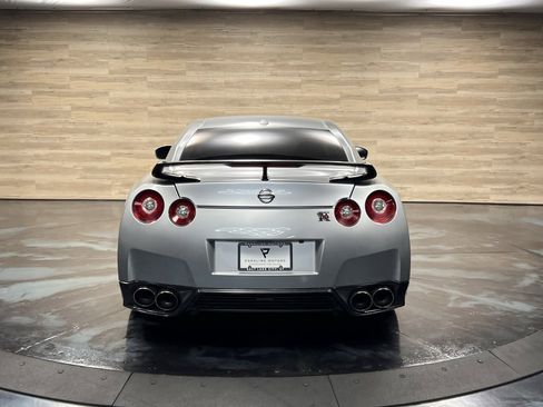 Used 2016 Nissan GT-R Black Edition image 17