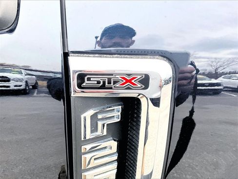 Used 2021 Ford F250 XL w/ STX Appearance Package image 27