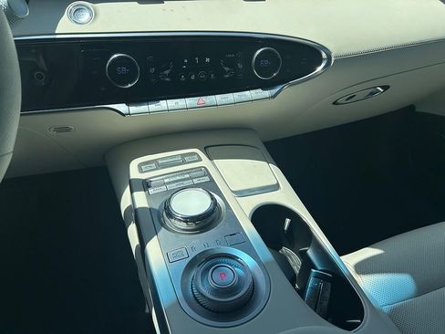 Used 2023 Genesis Electrified GV70 Prestige w/ Prestige Package AWD/4WD image 17