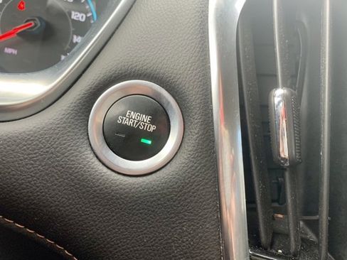 Used 2018 Chevrolet Traverse LT image 34