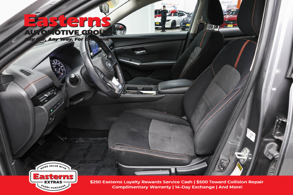 Used 2023 Nissan Sentra SR w/ Midnight Edition Package FWD image 15