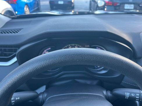 Used 2025 Toyota RAV4 LE image 28