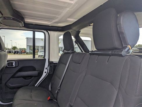 Used 2023 Jeep Wrangler Sahara image 17