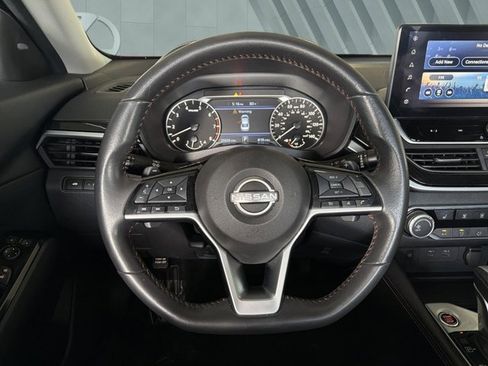 Used 2024 Nissan Altima 2.5 SR w/ SR Premium Package FWD image 17