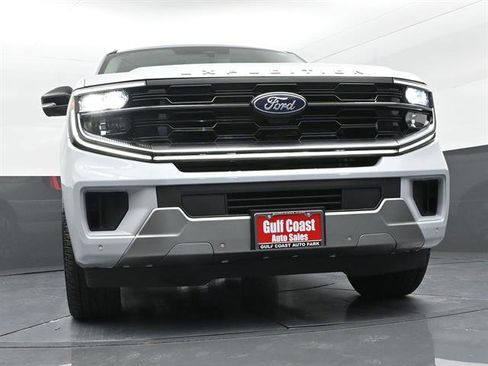 Used 2026 Ford Expedition Max Platinum w/ Driver's Package AWD/4WD image 32