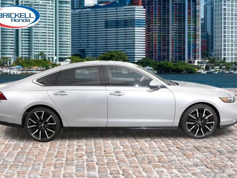 Used 2024 Honda Accord Touring image 7