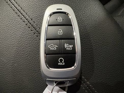 Used 2023 Hyundai Santa Cruz Night AWD/4WD image 16
