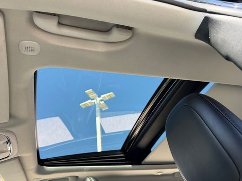 Certified 2022 Jeep Cherokee Latitude w/ Sun & Sound Group image 20