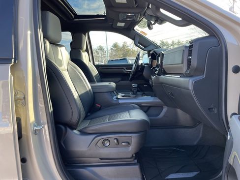 Used 2022 Chevrolet Silverado 1500 ZR2 w/ Technology Package image 36