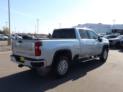 Used 2022 Chevrolet Silverado 2500 High Country w/ Safety Package II image 7