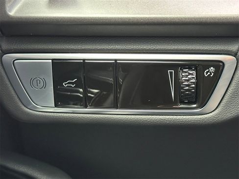 New 2026 Cadillac Vistiq Sport image 33