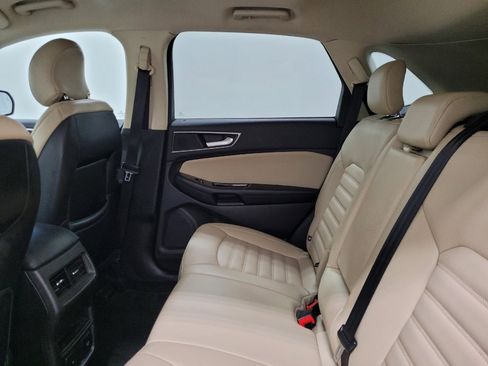Used 2017 Ford Edge SEL w/ Equipment Group 201A AWD/4WD image 18