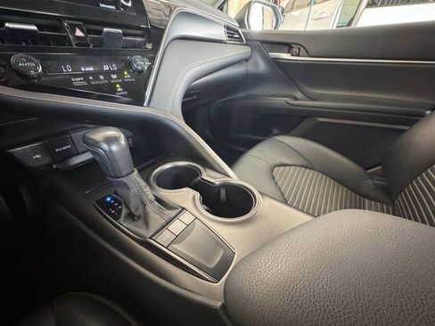 Used 2023 Toyota Camry SE image 10