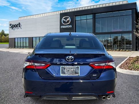 Used 2022 Toyota Camry SE image 9