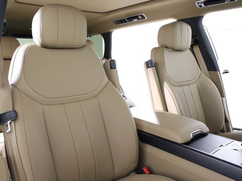 New 2026 Land Rover Range Rover Long Wheelbase SE image 14