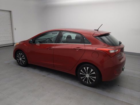 Used 2017 Hyundai Elantra GT image 3