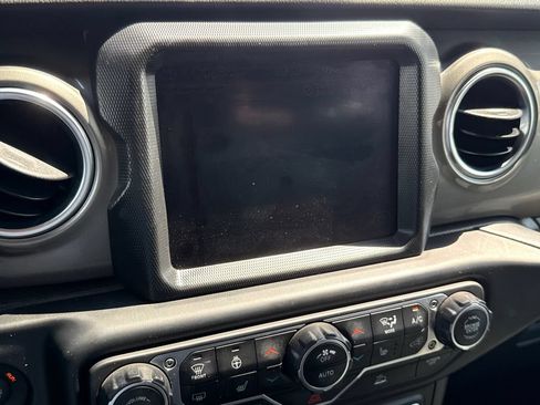 Used 2023 Jeep Wrangler Unlimited Sahara w/ Cold Weather Group AWD/4WD image 26