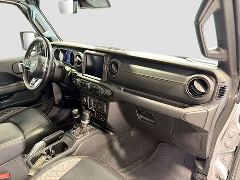 Used 2021 Jeep Wrangler Unlimited Sahara AWD/4WD image 25