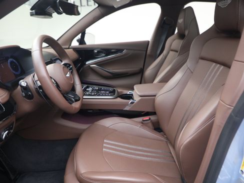 Used 2026 Aston Martin DBX 707 AWD/4WD image 17