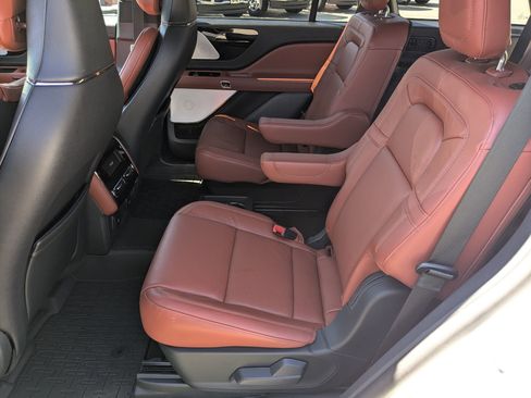 Used 2025 Lincoln Aviator Reserve w/ Equipment Group 201A image 31