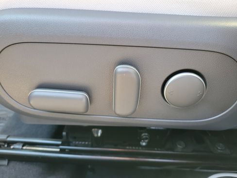 Used 2024 Hyundai Kona SEL image 18