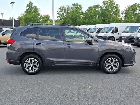 Used 2022 Subaru Forester Premium AWD/4WD image 4