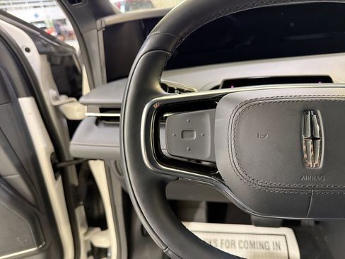 Used 2025 Lincoln Nautilus Premier w/ Jet Appearance Package image 14