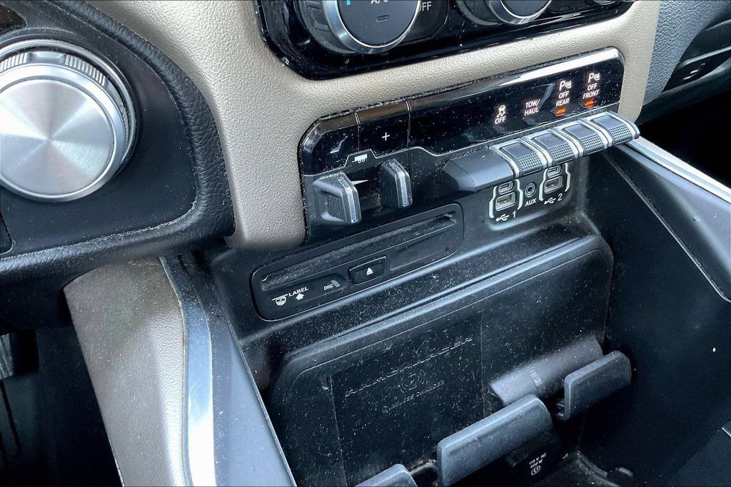 Used 2019 RAM 1500 Laramie AWD/4WD image 16