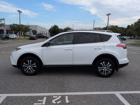 Used 2017 Toyota RAV4 LE w/ Carpet Mat Package AWD/4WD image 7