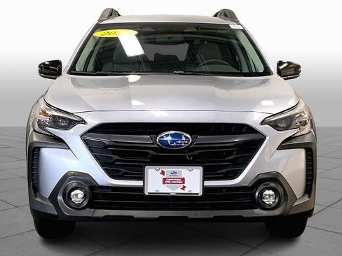 Used 2025 Subaru Outback Premium image 4