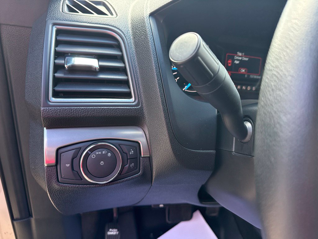 Used 2018 Ford Explorer XLT FWD image 13