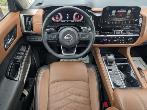 Used 2023 Nissan Pathfinder Platinum w/ Cargo Package AWD/4WD image 15