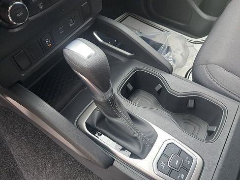 New 2026 Nissan Frontier SV w/ Tow Package image 25