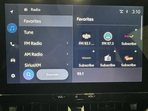 Used 2025 Toyota Corolla SE w/ SE Premium Package image 26