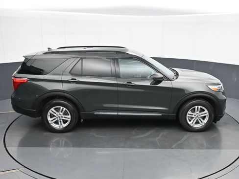 Used 2023 Ford Explorer XLT AWD/4WD image 23