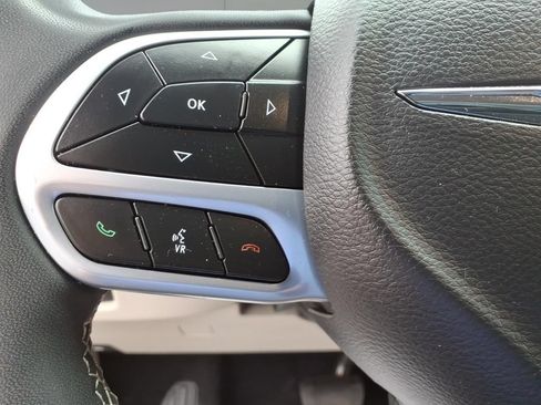 Used 2023 Chrysler Voyager LX FWD image 19