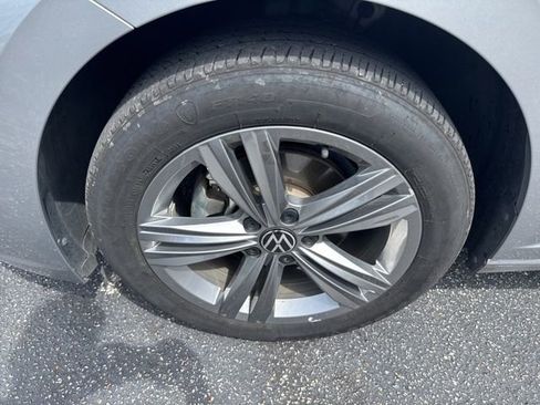 Used 2024 Volkswagen Jetta SE FWD image 11