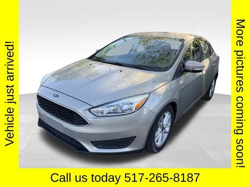 Used 2016 Ford Focus SE FWD image 2