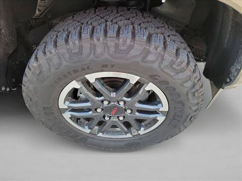 Used 2025 Toyota Tacoma TRD Sport AWD/4WD image 10