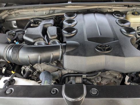 Used 2018 Toyota 4Runner TRD Off-Road Premium AWD/4WD image 21