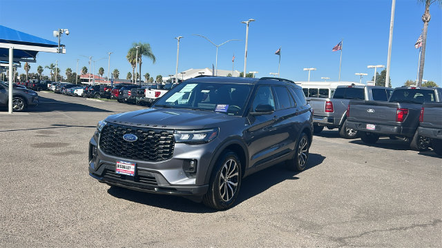 Certified 2025 Ford Explorer ST-Line AWD/4WD image 8